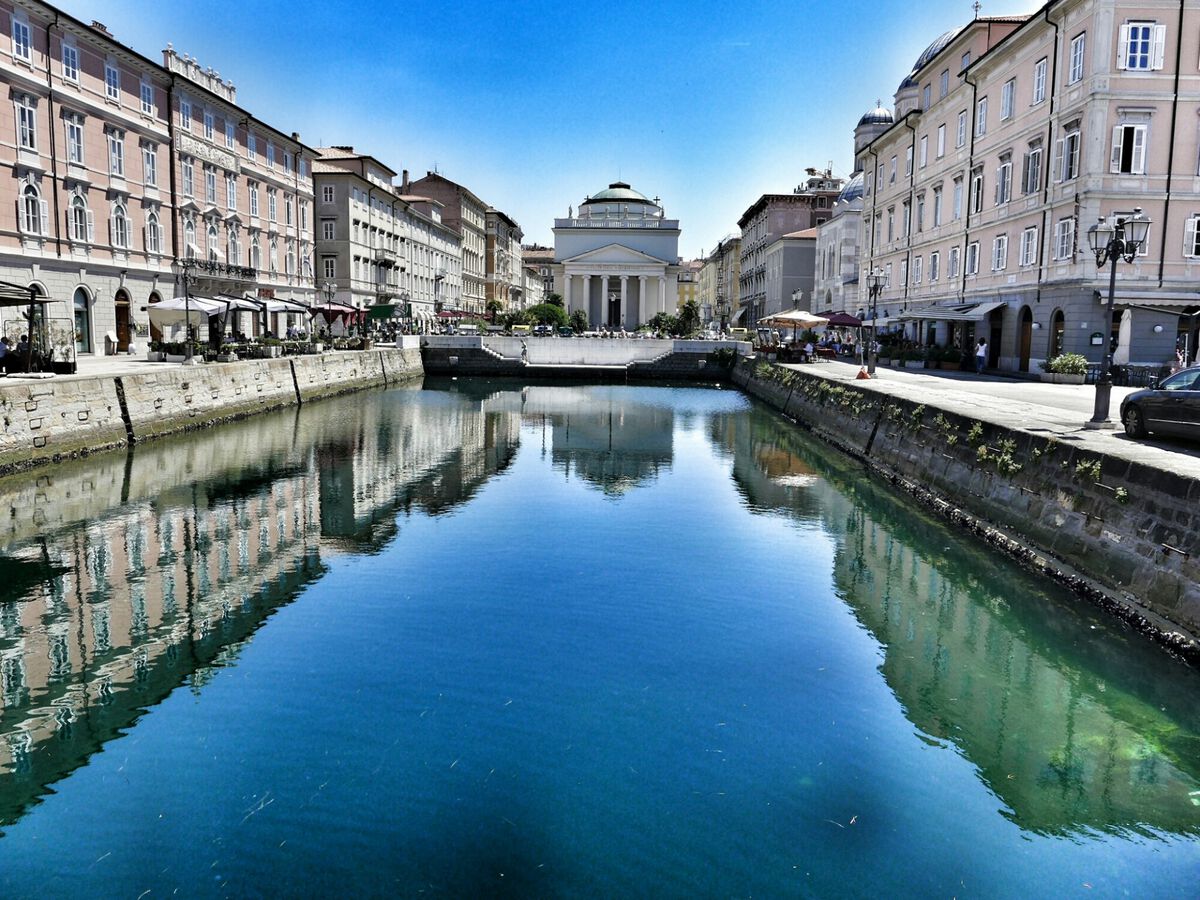 _228.jpg image