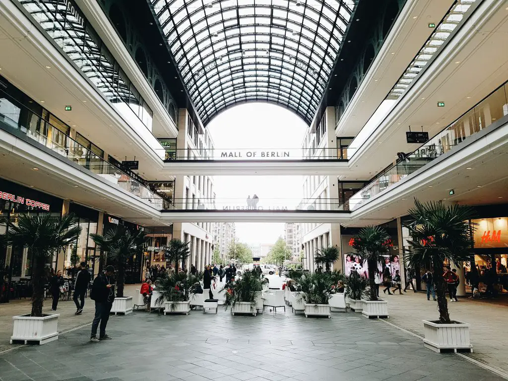 Berlin 24/7: Put a stop to shopping malls in Berlin! – DW – 12/17/2017