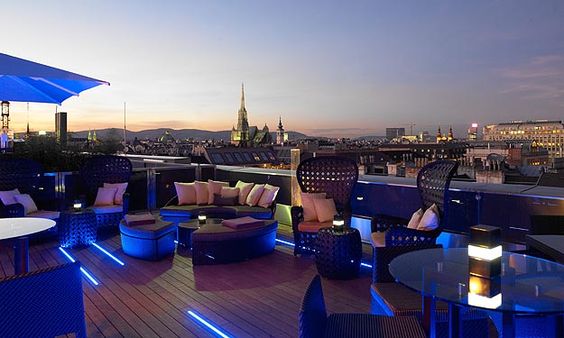 Ritz-Carlton-Atmosphere-rooftop-bar_Theviennablog