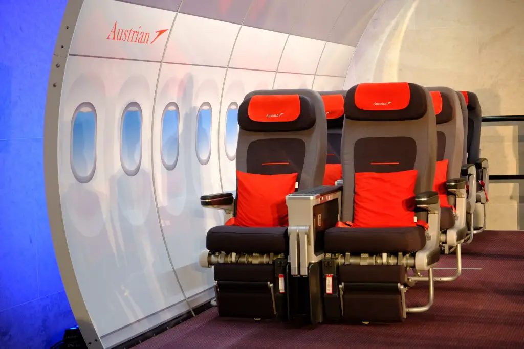 AustrianAirlines_PremiumEconomyClass_theviennablog