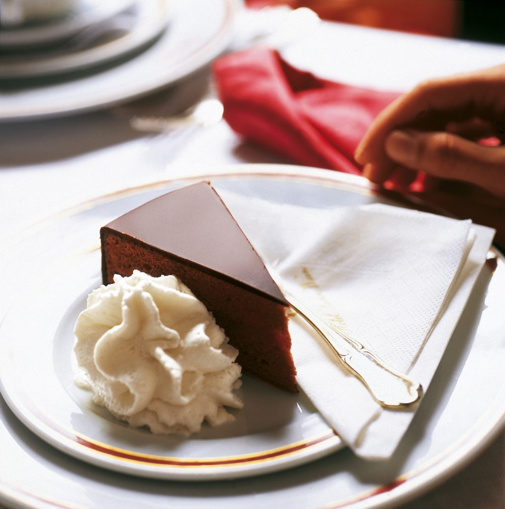 Sachertorte_theviennablog