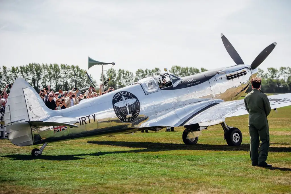 IWCSpitfire_celebration_theviennablo