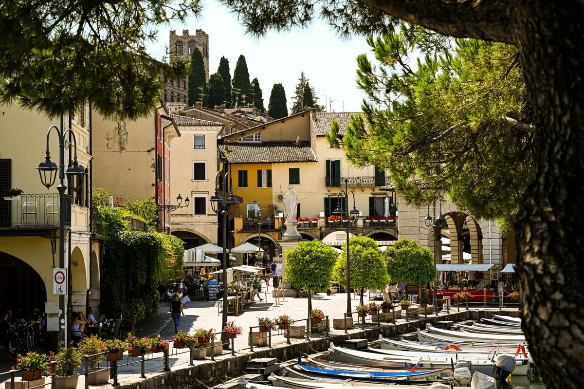 Desenzano_LakeGarda_Italy Брешиа