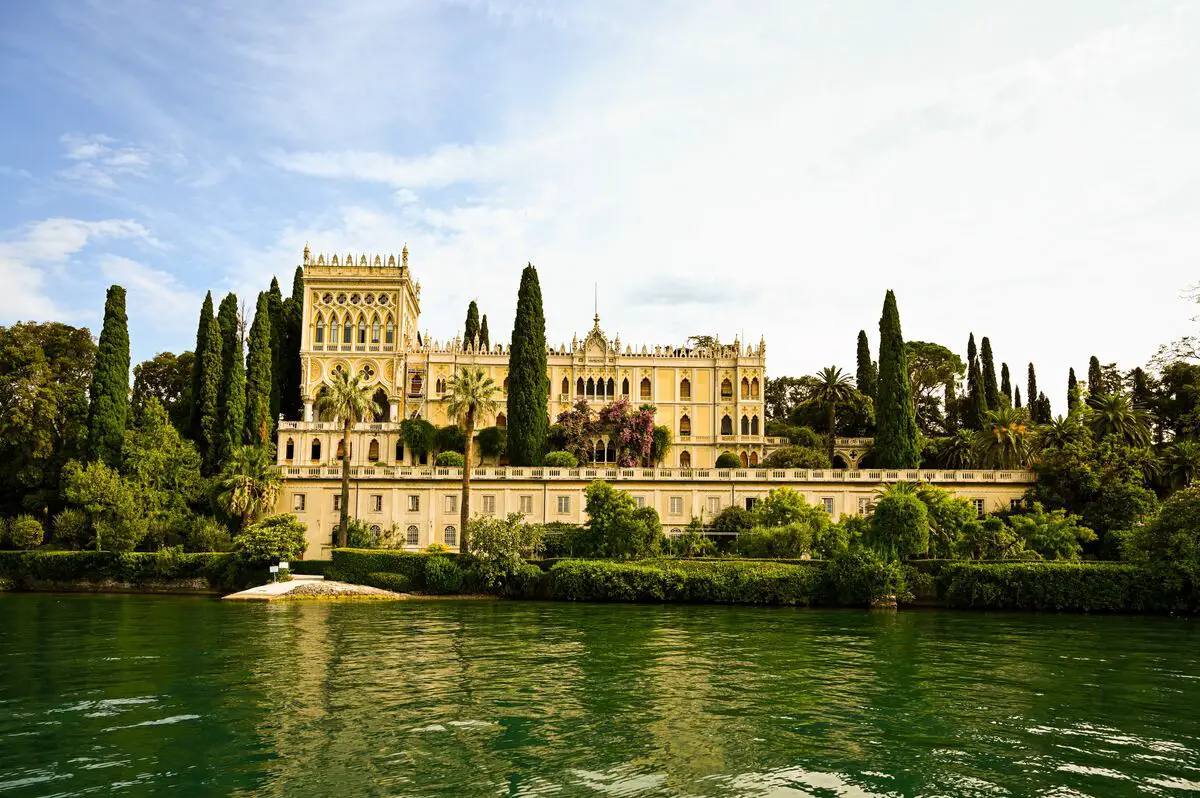 GadaIsland_LakeGarda_Italy