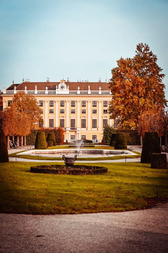 SchönbrunnVienna_TravelTips_theviennablog