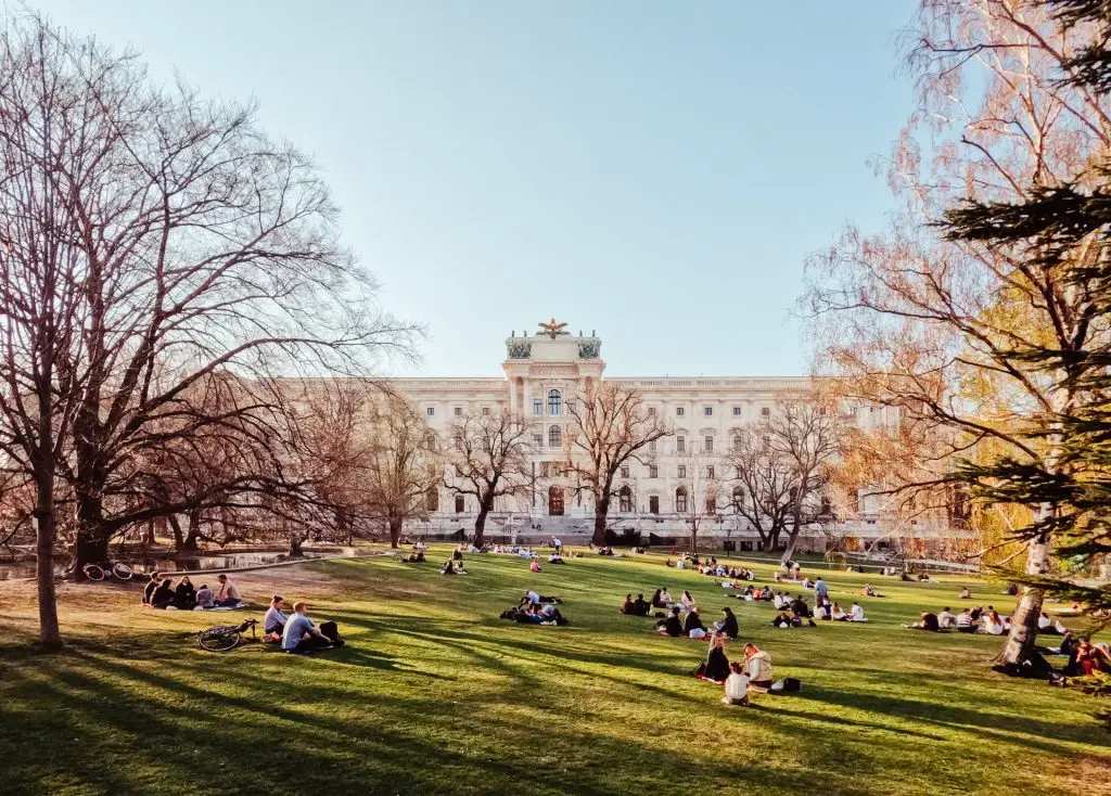 Vienna_BurggartenSpringtime