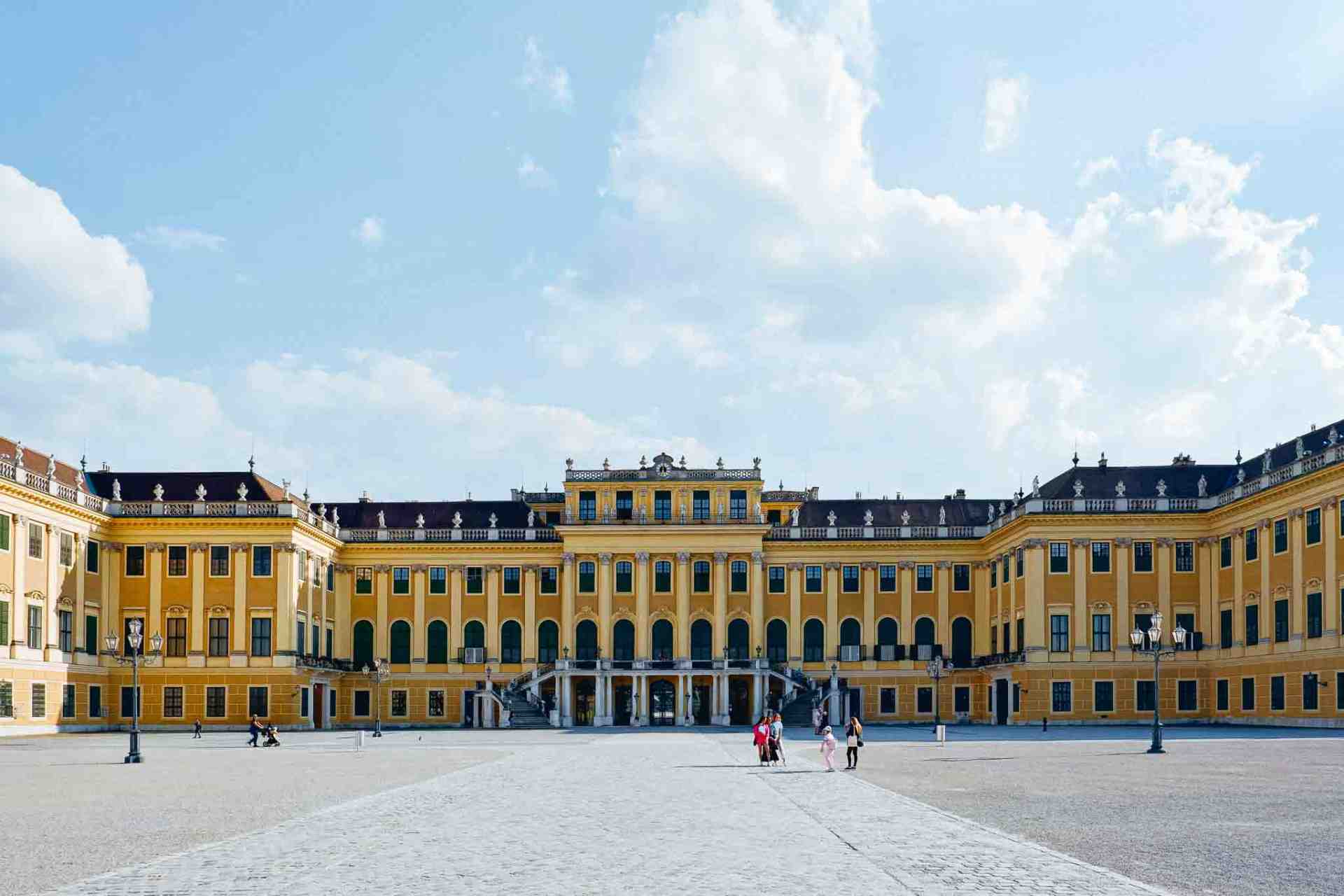 SchönbrunnPalaceSoloTraveler